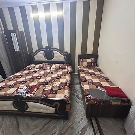 $4 Home Stay 암리차르 외부 사진
