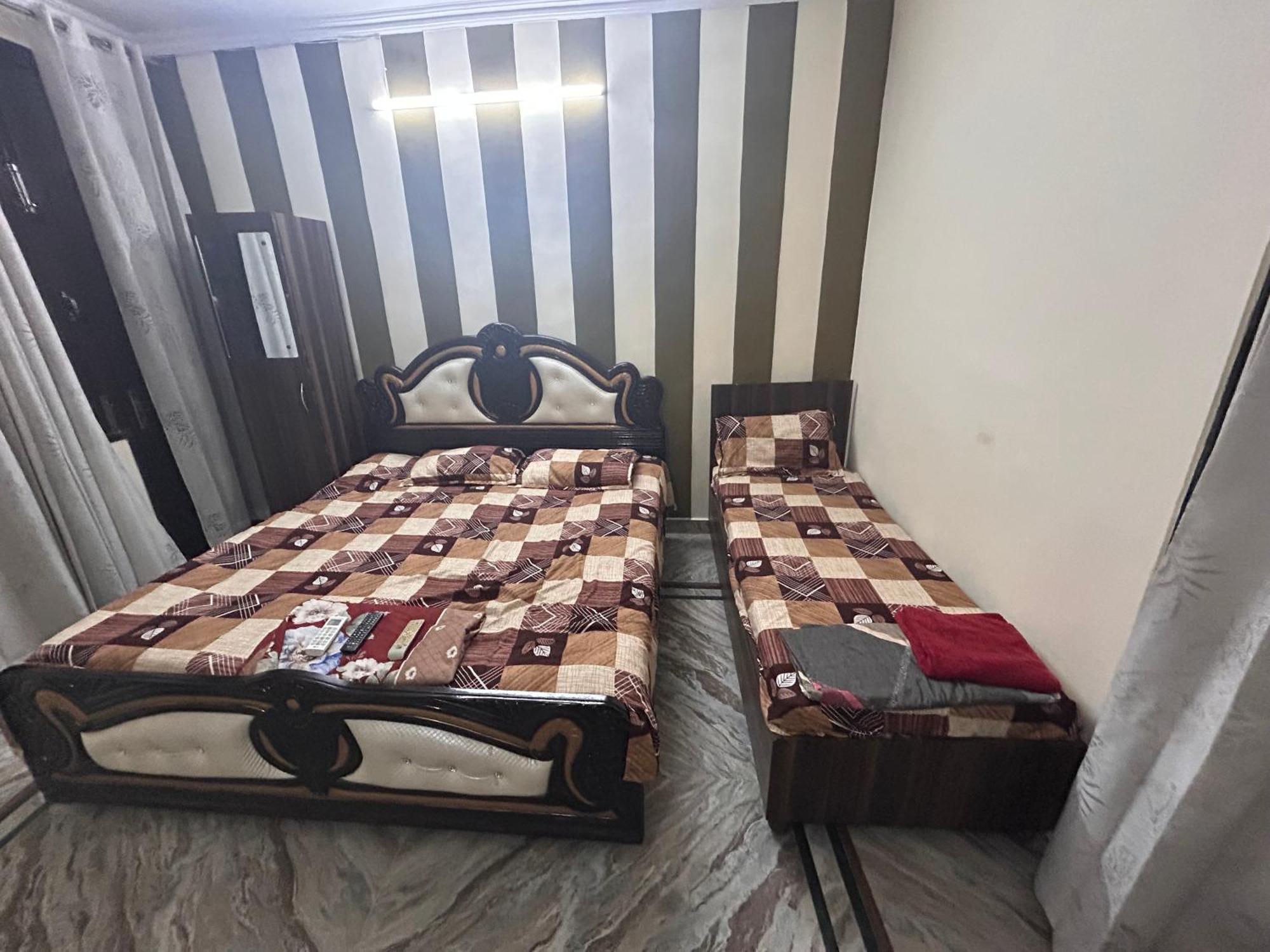 $4 Home Stay 암리차르 외부 사진